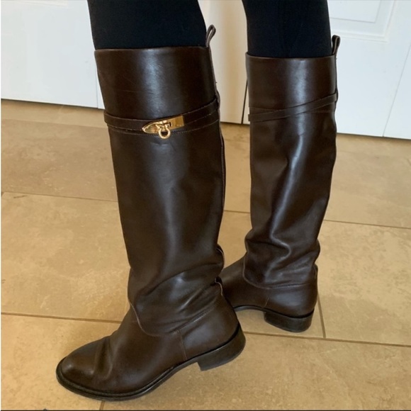 Salvatore Ferragamo - EUC - Picture 1 of 5